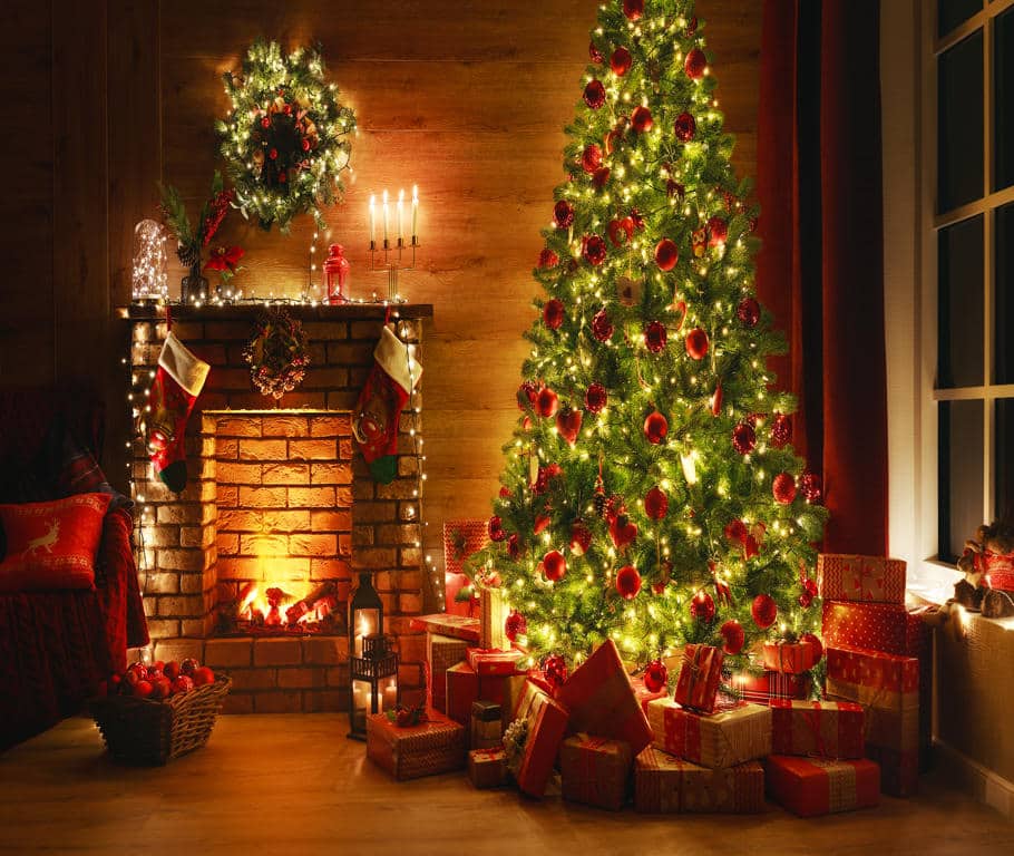 The Ultimate Christmas Tree Safety Guide: Real vs. Artificial Trees ...